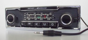 Becker Mexico im Nadelstreifendesign bis 108 Mhz inkl. Adapterkabel f�r MP3, iPod